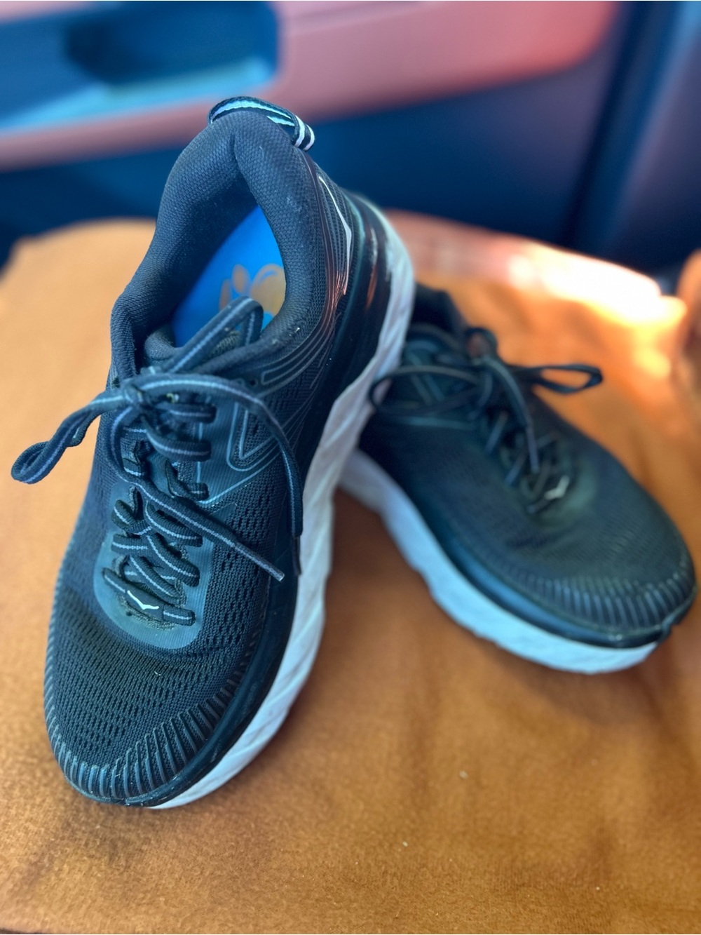 Hoka one One Wide Womens Bondi 7 Black Running Shoes w/White Sole size 6D (wide)